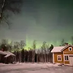 Iisland Pauhu Loghouse And Sauna Under The Starlit Sky 샬레 Ii