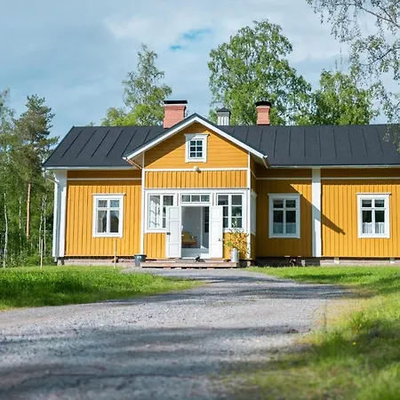 شاليه Iisland Pauhu Loghouse And Sauna Under The Starlit Sky