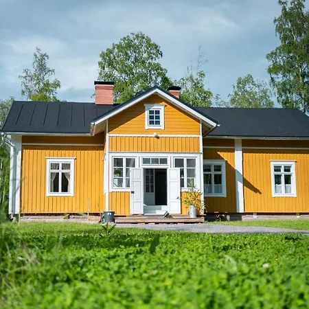 Unique Loghouse And Wood Heated Sauna In Ii