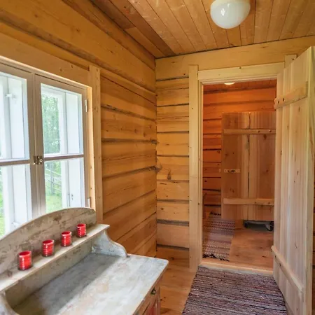 木屋 Unique Loghouse And Wood Heated Sauna In Ii