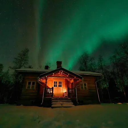 Iisland Pauhu Loghouse And Sauna Under The Starlit Sky Chalé