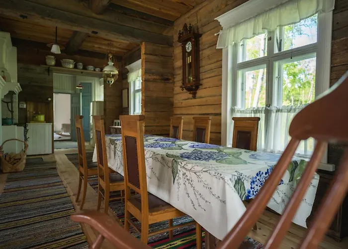 木屋 Iisland Pauhu Loghouse And Sauna Under The Starlit Sky